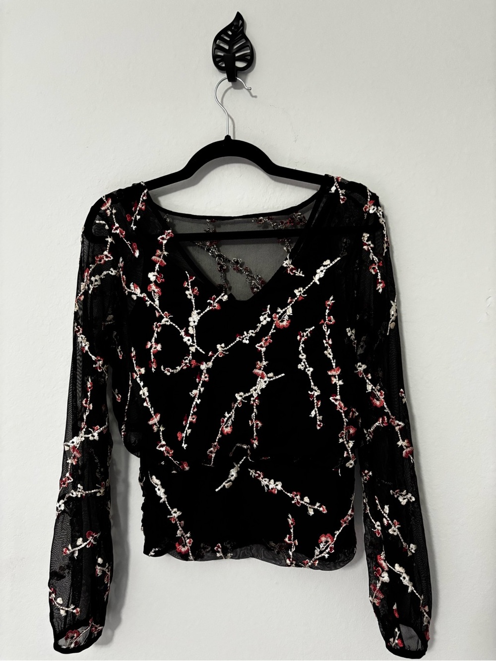 White House Black Market Floral Embroidered Mesh Top Sz S 🌸